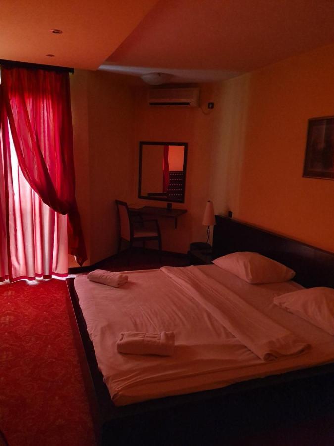 Hotel Sajam Novi Sad Exterior foto
