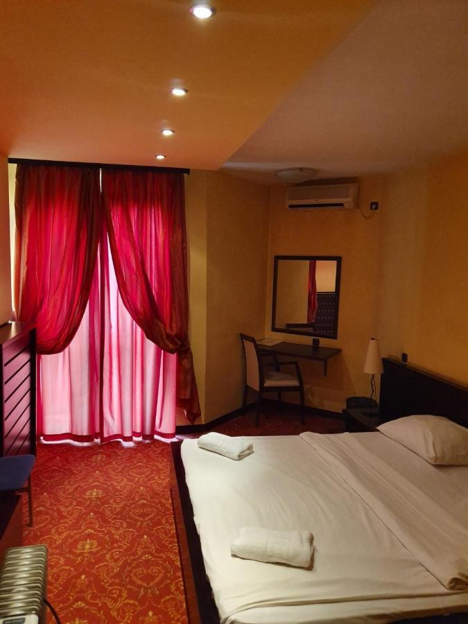 Hotel Sajam Novi Sad Exterior foto
